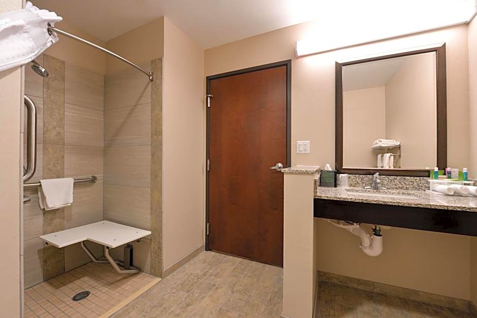 Holiday Inn Express & Suites Williams By IHG