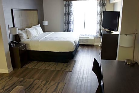 1 King Bed Mobility Accessible Room Non-Smoking