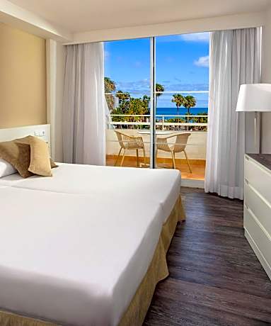 Family Room with Sea View (2 Adults + 2 Children)