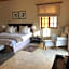 Oak Tree Lodge