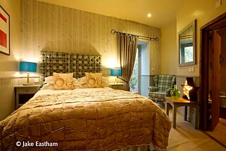 Tosca Luxury Garden Room with Terrace - Pet Friendly