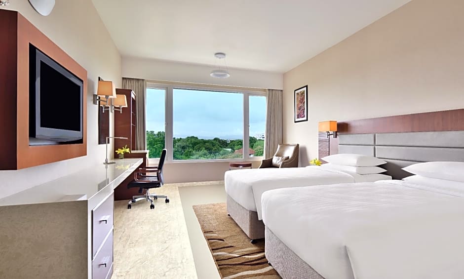 Photo 1 of 6 of 1 King Bed Guestroom