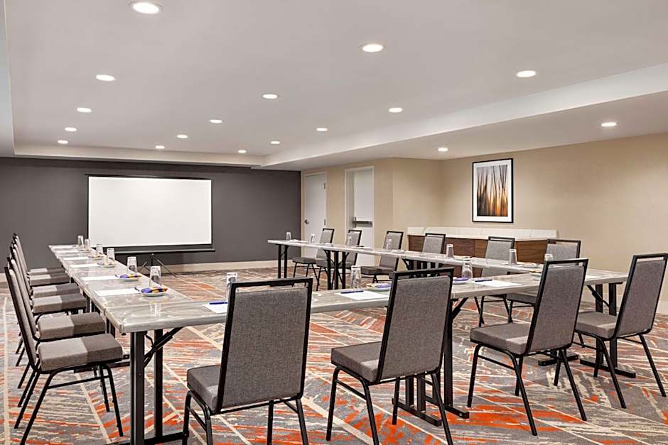 DoubleTree by Hilton Columbus Dublin