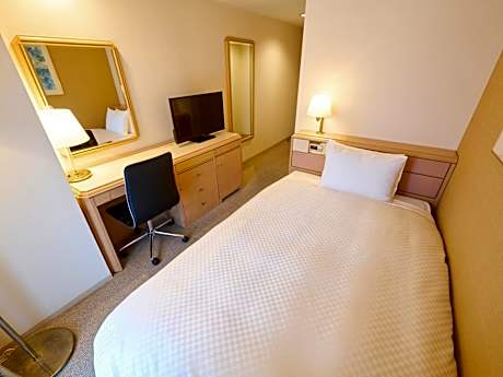 Compact Single Room - Non-Smoking
