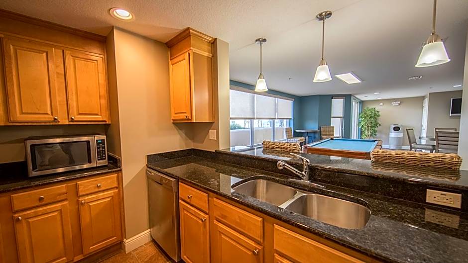 Family Friendly - Direct Oceanfront Sanibel 303