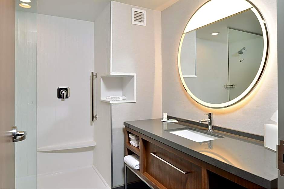 Courtyard by Marriott Raleigh Cary/Crossroads
