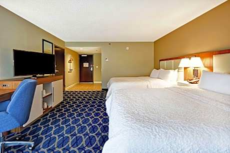 2 Queen Beds Nonsmoking With Shower