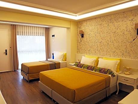 Deluxe Triple Room