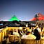 The Gate Hotel Front Pyramids & Sphinx View