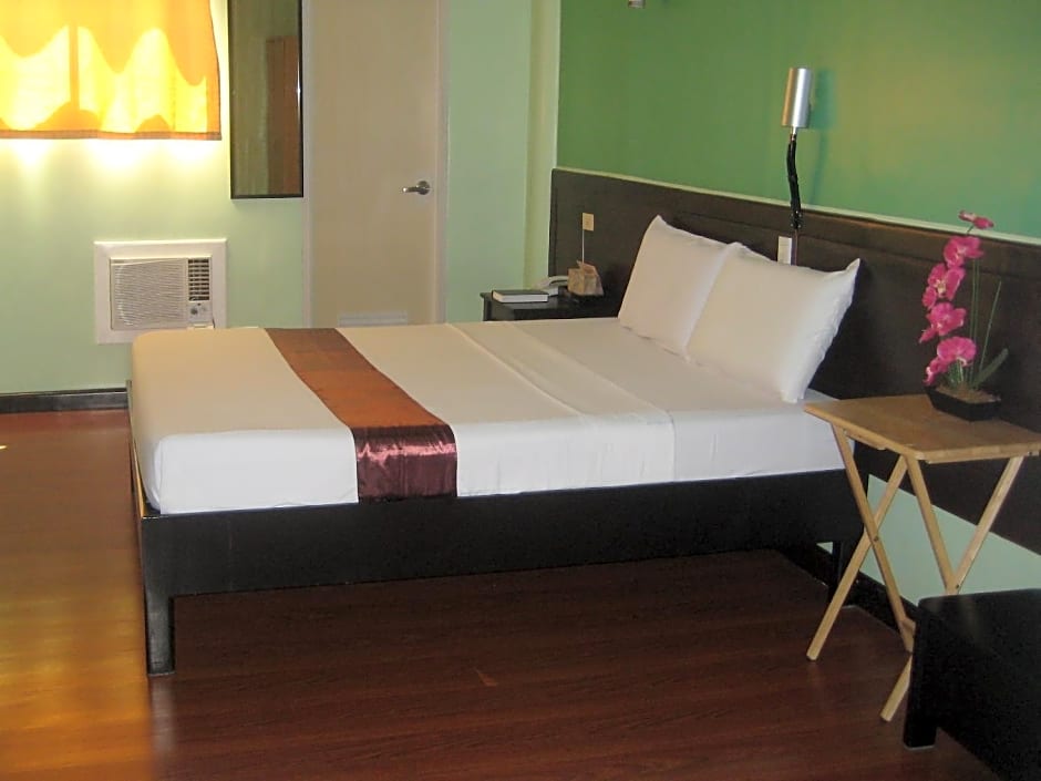 Ruemango Apartelle and Suites