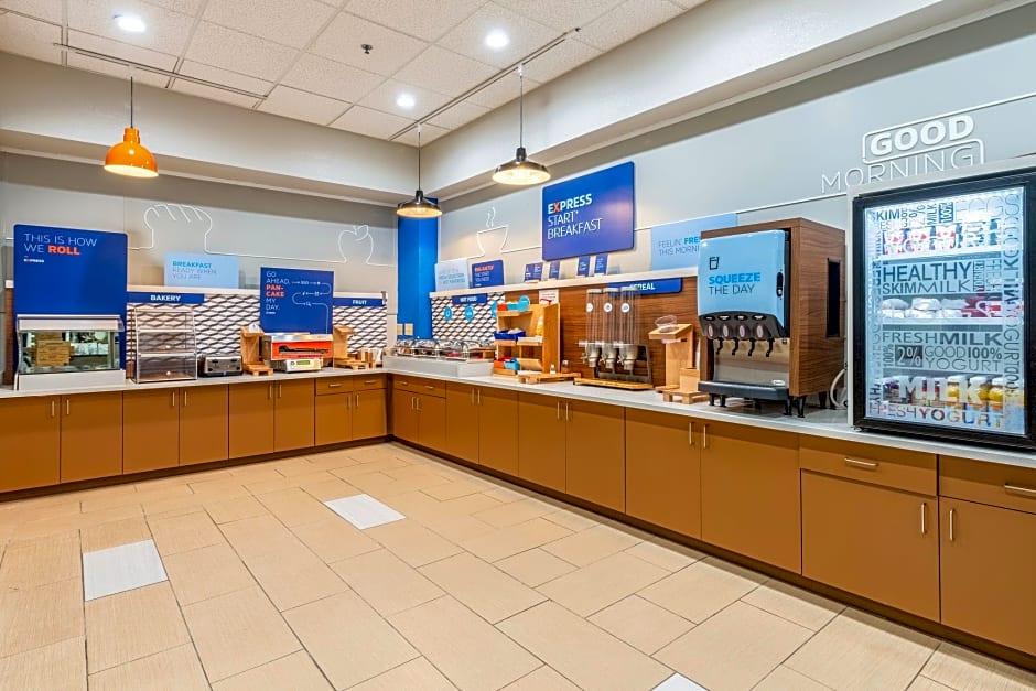 Holiday Inn Express & Suites Statesville By IHG