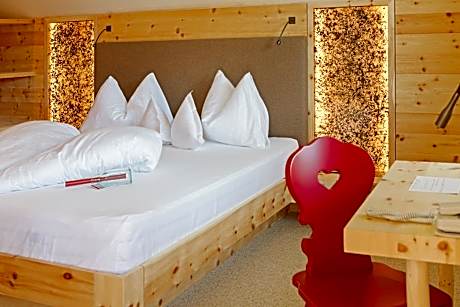 Suite with Lake View