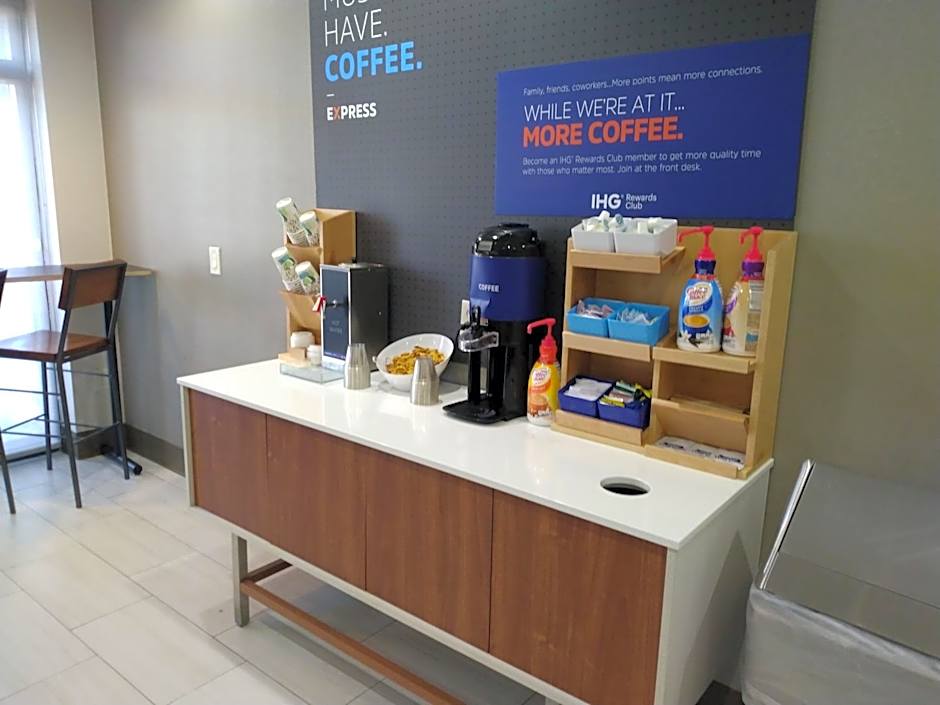 Holiday Inn Express Hotel & Suites Albuquerque Midtown By IHG