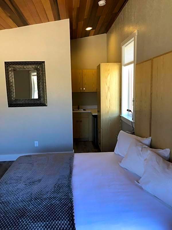 Stone Canyon Inn
