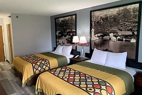 Queen Room with Two Queen Beds - Non-Smoking