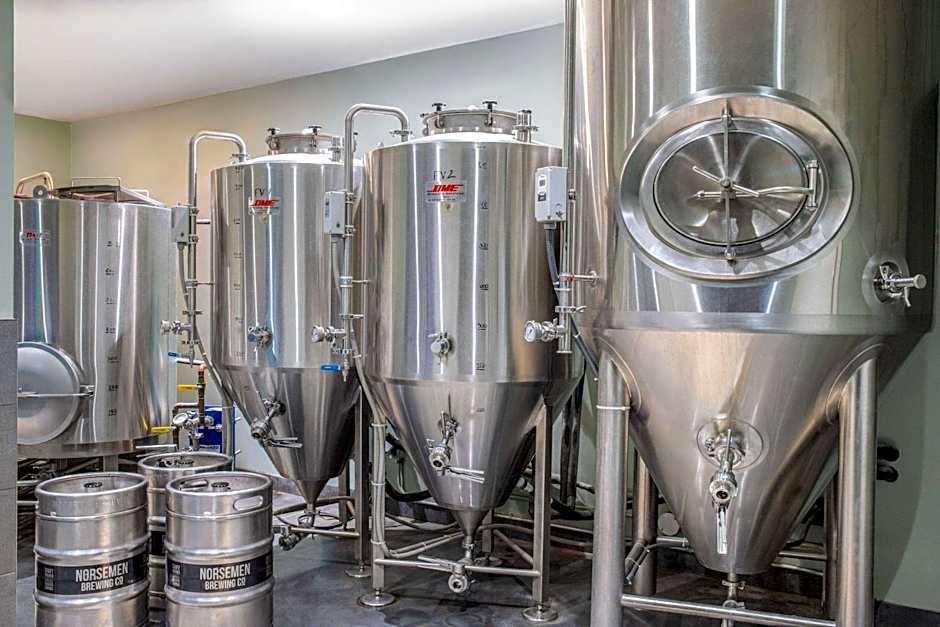 Days Inn & Conference Centre by Wyndham Camrose Norsemen