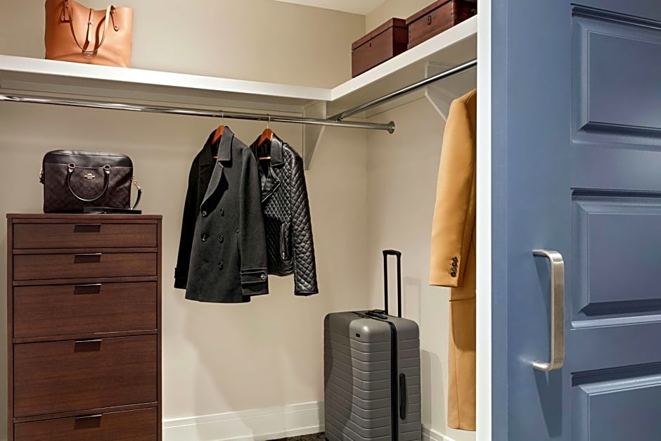 The Harpeth Downtown Franklin, Curio Collection by Hilton