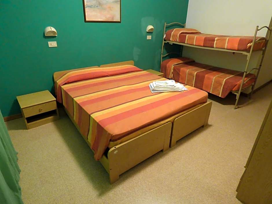 Consul Hotel