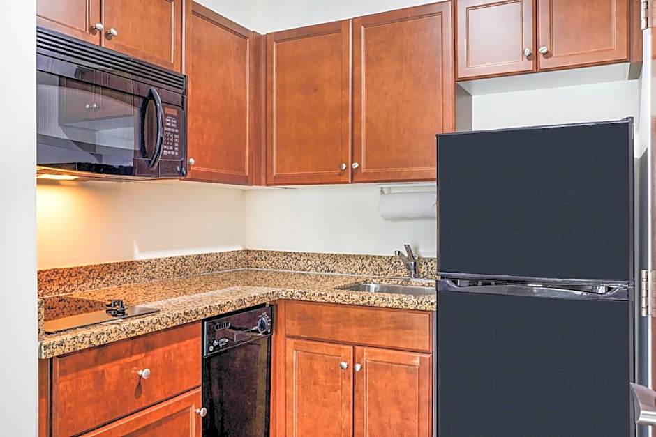 Days Inn & Suites by Wyndham Sherwood Park Edmonton