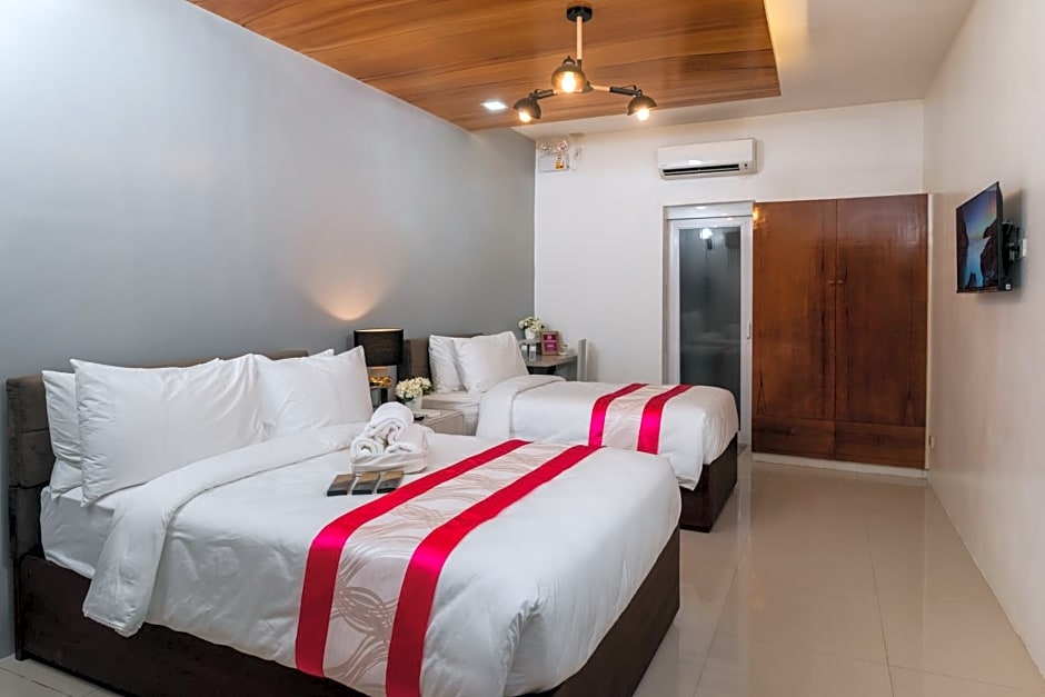 Monica Midtown Suites