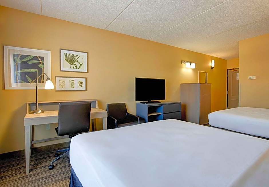 Comfort Inn & Suites St. Paul Northeast