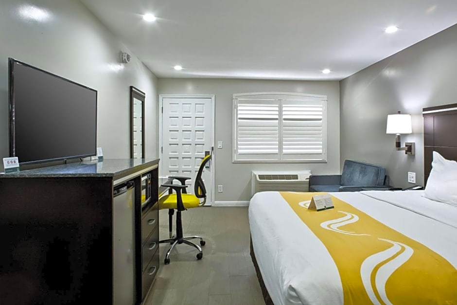 Bay Area Inn & Suites