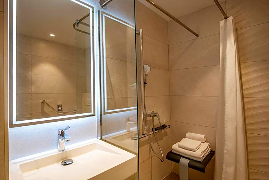 Résidence Hôtelière Chambord au coeur de Menton - entièrement rénovée