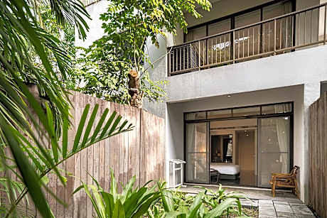 MuMu Donggang by Riverinn