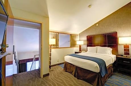 Townhouse Suite - Non-Smoking