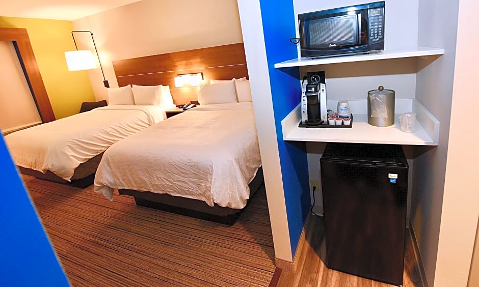 Holiday Inn Express & Suites Perryville I-55 By IHG