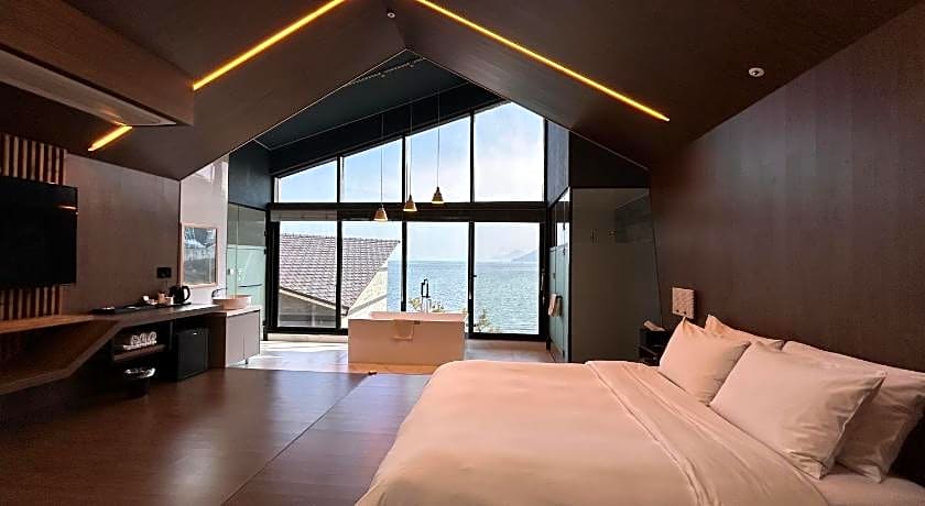 Gyeongnam goseong Hotel With7