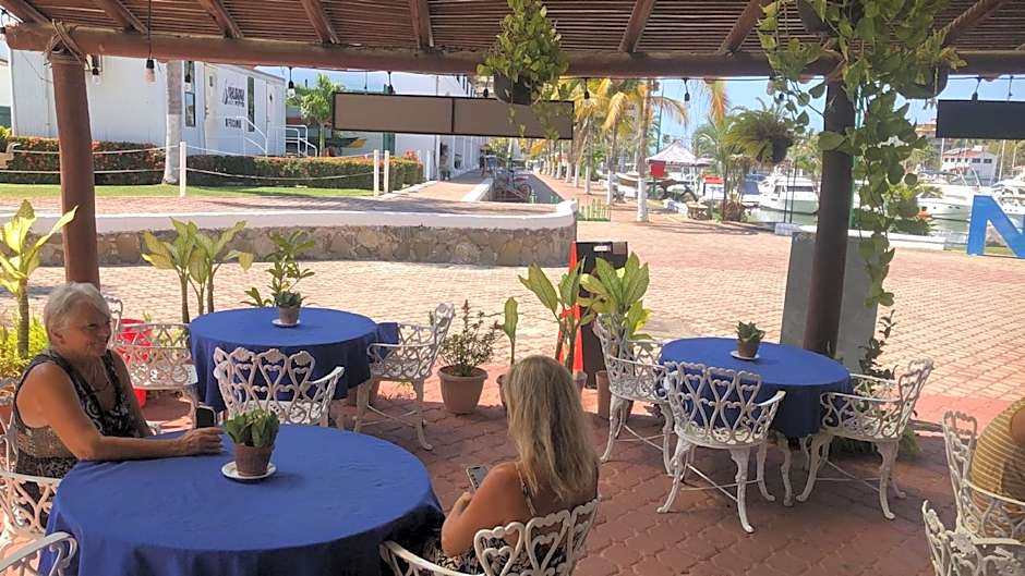 Marina Banderas Suites Hotel Boutique
