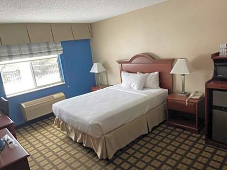 Queen Room - Disability Access/Non-Smoking