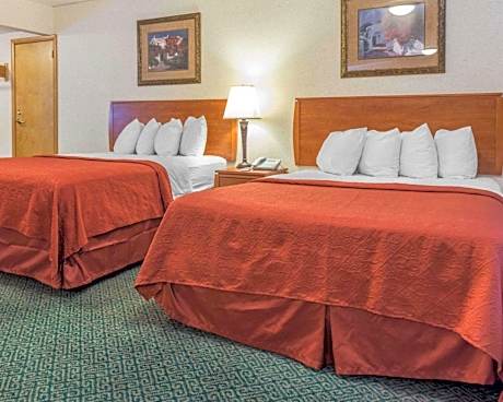2 Double Beds Efficiency Suite Nonsmoking