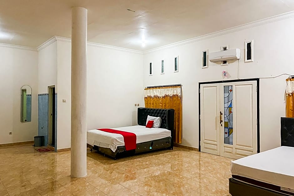 RedDoorz Syariah At Santana Stasiun Kepanjen