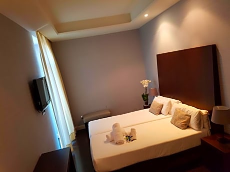 Comfort Cool Room with Ramblas View