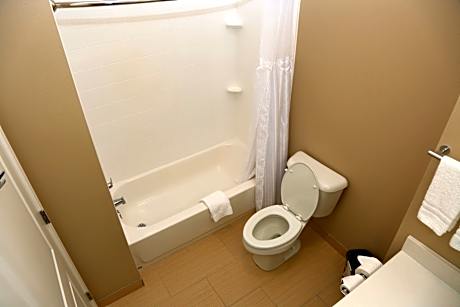 2 Queen Beds Kitchenette NS