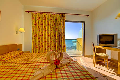 Double Room with Sea View (3 Adults)