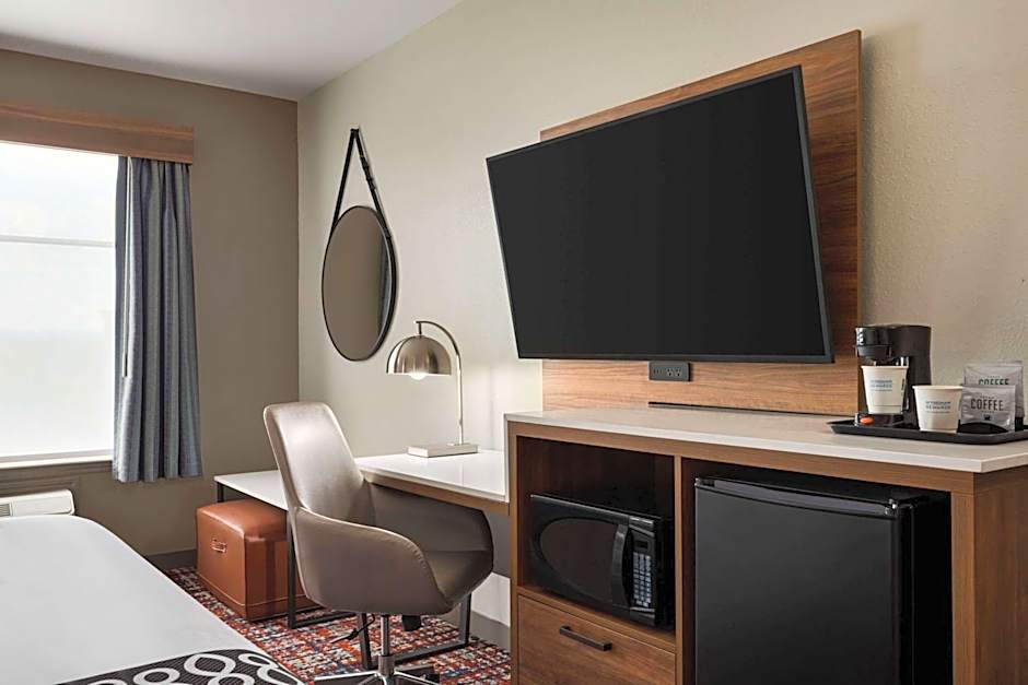 La Quinta Inn & Suites by Wyndham Oxford - Anniston