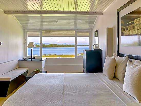 Ekho Lake House Polonnaruwa