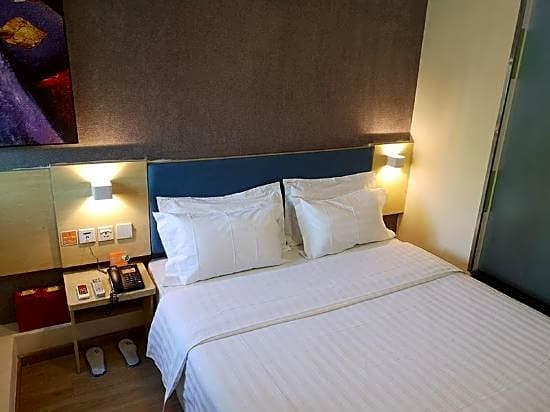 7 Days Inn Zhuhai North Station University Town Jinding Shop