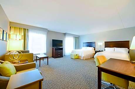 Queen Studio Suite with Two Queen Beds - Non-Smoking
