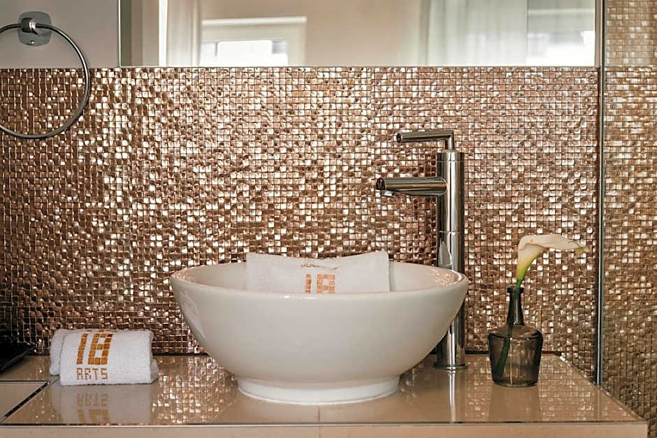 18Arts Hotel
