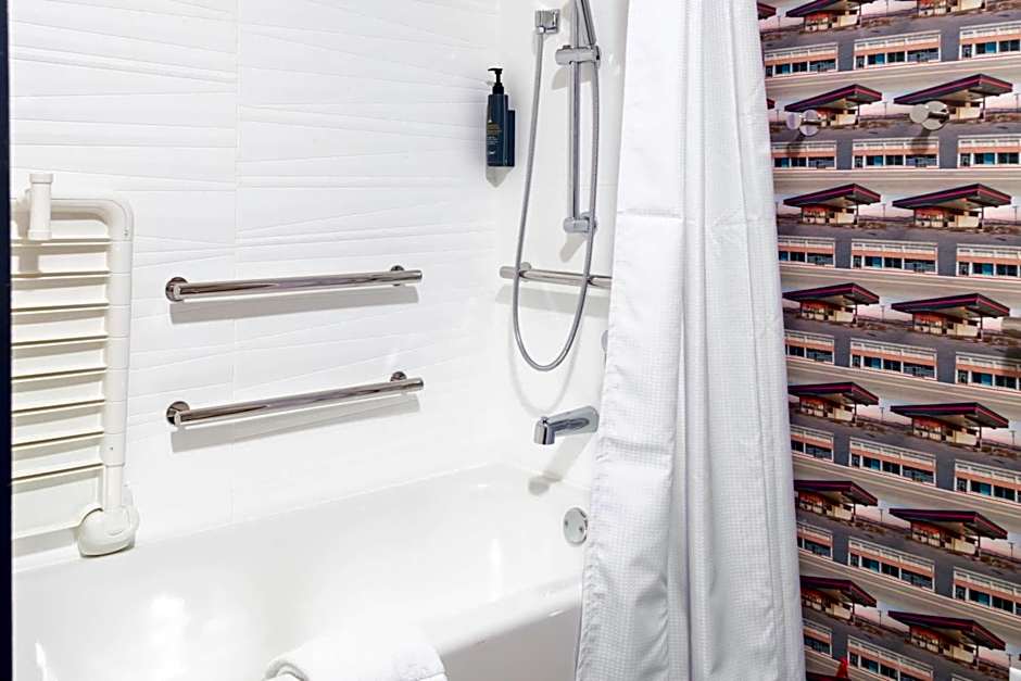 Aloft Savannah Airport