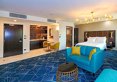 Deluxe Premium Studio