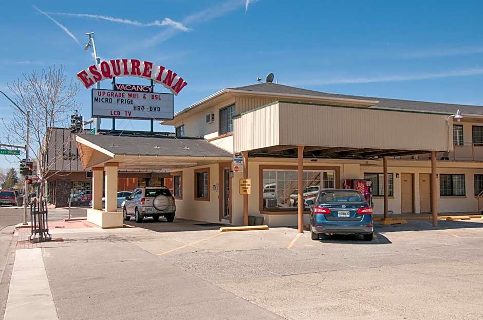 Esquire Inn