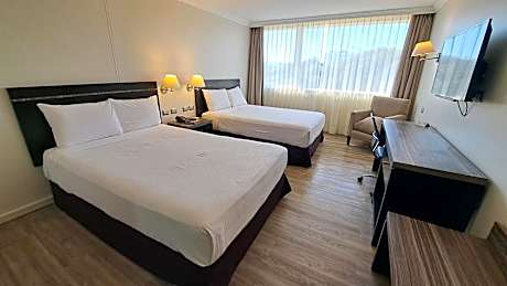 Twin Room with Partial Sea View
