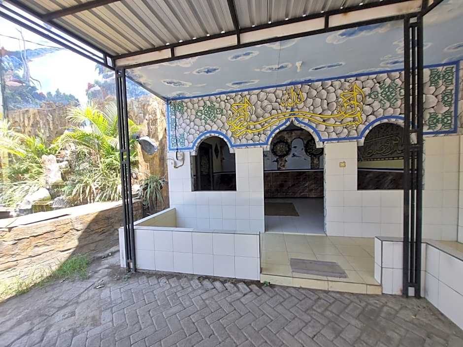 Hotel O New Asembagus 3