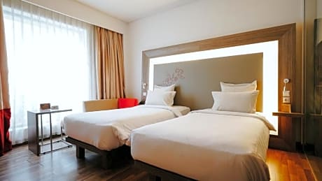 Superior Room with 2 single beds