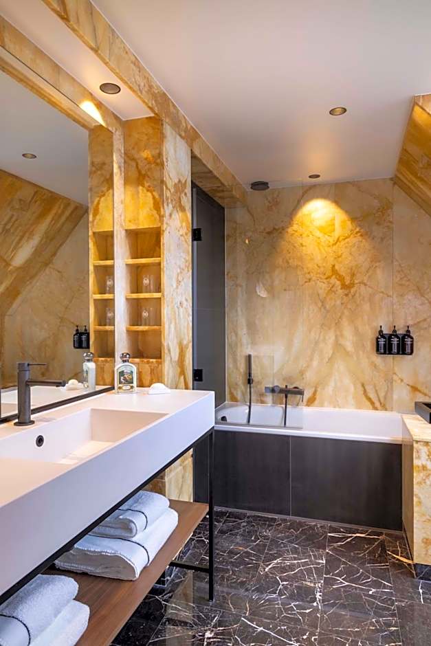 Victoria Palace Hotel